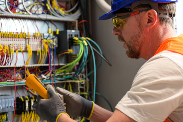 Best Affordable Emergency Electrician  in Oak Hills, CA